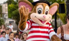Mascotte au camping de la Réserve